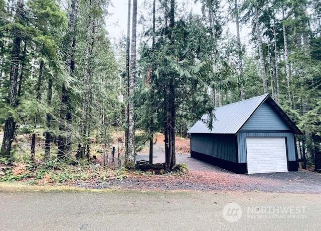 Property at 131 N Staircase Dr, Hoodsport, WA 98548
