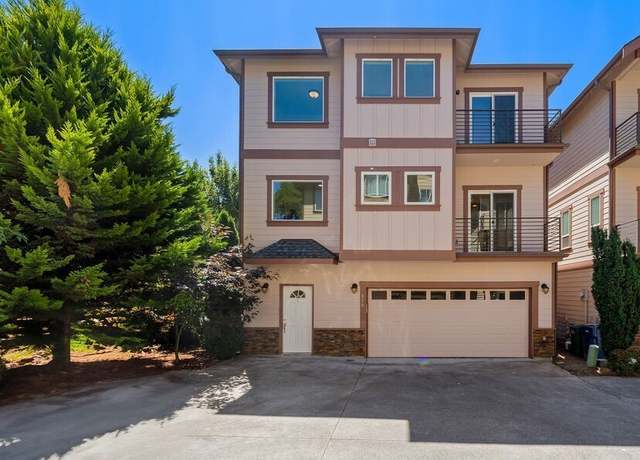 Property at 810 5th Ave NW, Issaquah, WA 98027, 4 beds, 3.5 baths