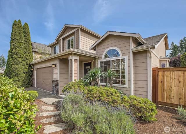 Property at 15223 SE 276th Pl, Kent, WA 98042, 4 beds, 2.5 baths