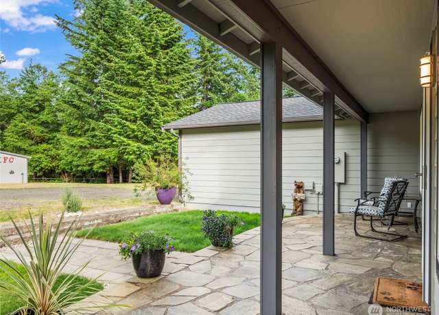 Property at 101 E Carols Pl, Belfair, WA 98528, 3 beds, 2.5 baths