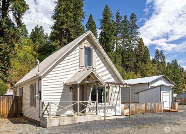 Property at 106 E Fourth St, Cle Elum, WA 98922, 3 beds, 1 bath