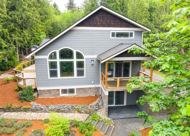 Property at 10758 Wayward Pl NW, Silverdale, WA 98383, 3 beds, 3.5 baths