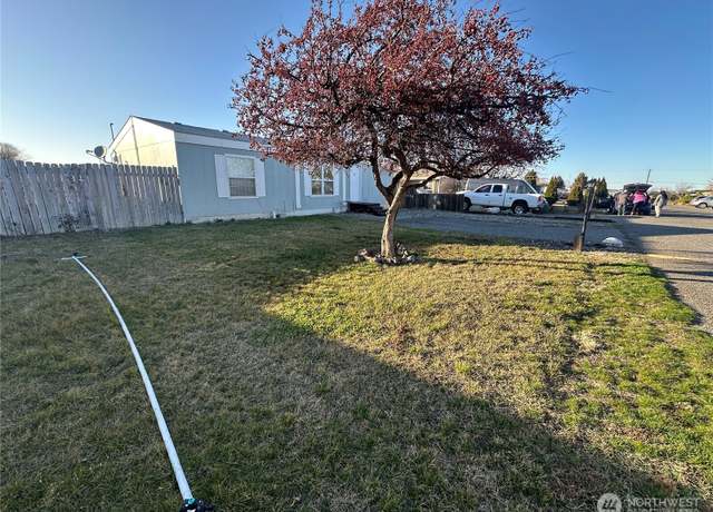 Property at 2917 W 19th Ave #103, Kennewick, WA 99337, 2 beds, 2 baths
