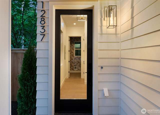 Property at 12837 NE 91st St, Kirkland, WA 98033, 2 beds, 2.5 baths