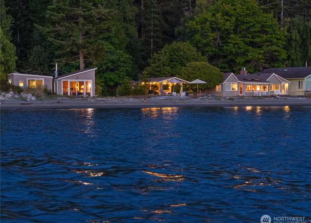 Property at 4942 West Shore Rd, Anacortes, WA 98221, 2 beds, 2 baths