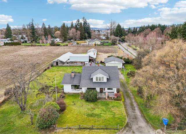 Property at 7103 56th St E, Puyallup, WA 98371, 4 beds, 2.5 baths