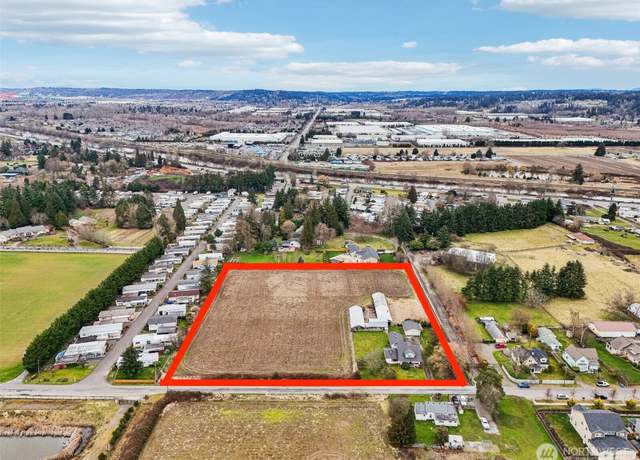 Property at 7103 56th St E, Puyallup, WA 98371, 4 beds, 2.5 baths