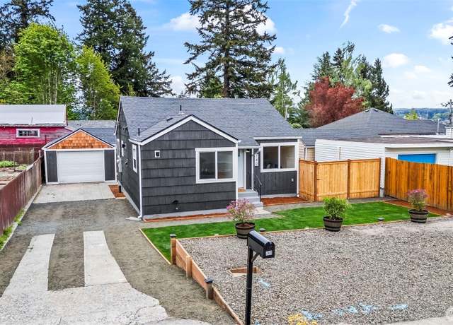 Property at 740 S Charleston Ave, Bremerton, WA 98312, 2 beds, 1 bath