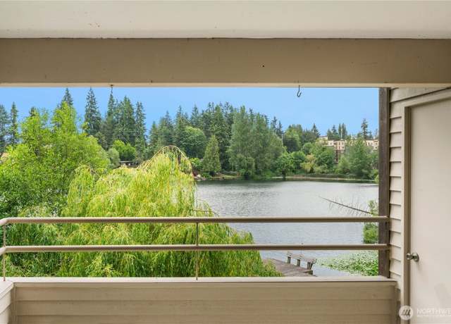 Property at 19528 Echo Lake Pl N Unit B202, Shoreline, WA 98133, 2 beds, 1 bath