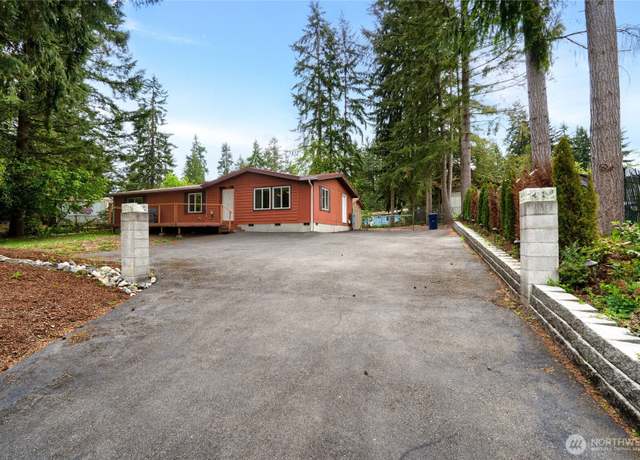 Property at 12219 Freeway Pl, Everett, WA 98208, 2 beds, 2 baths