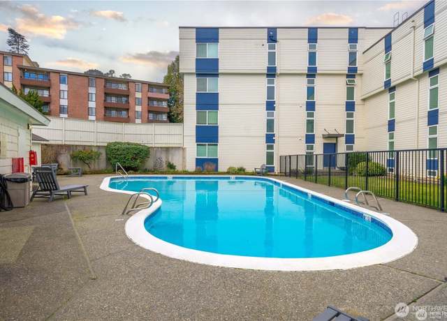 Property at 3711 26th Pl W #201, Seattle, WA 98199, 2 beds, 1.5 baths