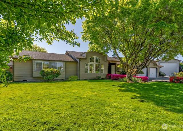 Property at 2350 38th Ave, Longview, WA 98632, 3 beds, 2.5 baths