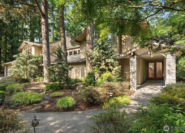 Property at 8300 SE 82nd St, Mercer Island, WA 98040, 5 beds, 4 baths
