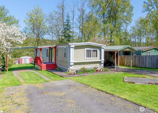 Property at 157 Camelot Dr, Castle Rock, WA 98611, 3 beds, 2 baths