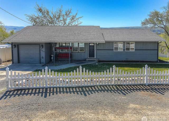 Property at 220 Kinne Ln, Selah, WA 98942, 3 beds, 2 baths