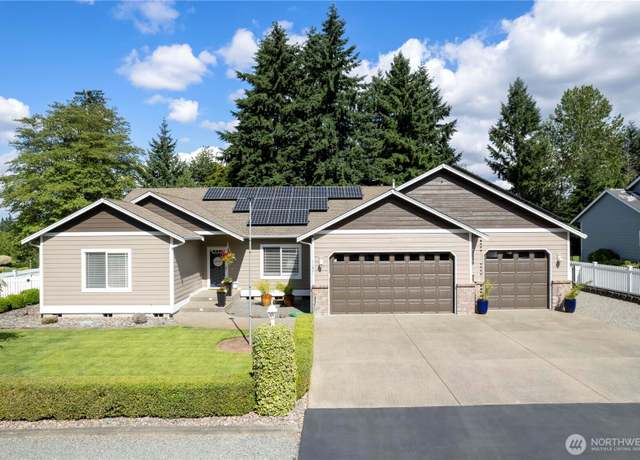 Property at 11821 67th Ave E, Puyallup, WA 98373, 4 beds, 2.5 baths