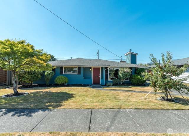 Property at 1722 9th St, Marysville, WA 98270, 3 beds, 2 baths
