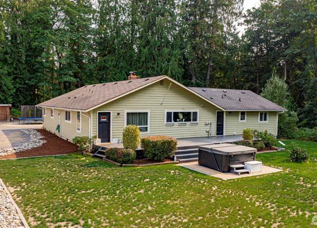 Property at 9320 W Meadow Lake Dr, Snohomish, WA 98290, 3 beds, 3 baths