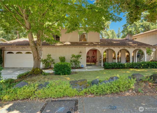Property at 3500 SW 325th St, Federal Way, WA 98023, 4 beds, 2.5 baths