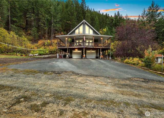 Property at 456 Hinthorne Ln, Leavenworth, WA 98826, 3 beds, 2.5 baths