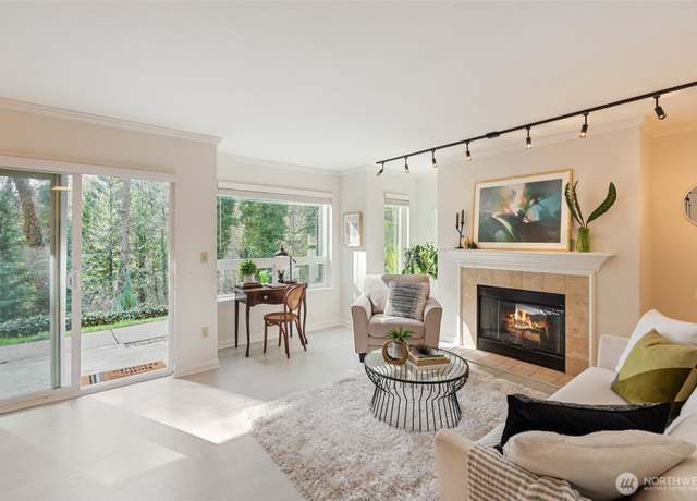 Property at 31500 33rd Pl SW Unit E102, Federal Way, WA 98023, 2 beds, 1 bath