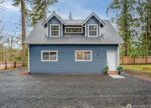 Property at 200 E Hillcrest Dr, Shelton, WA 98584, 3 beds, 2 baths