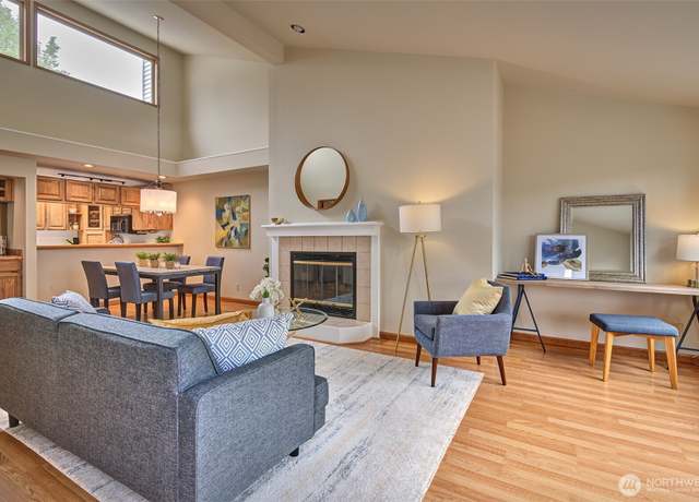 Property at 909 N 35TH St #402, Seattle, WA 98103, 2 beds, 2 baths