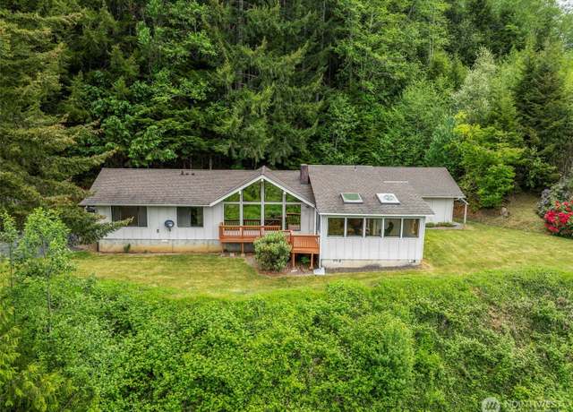 Property at 1086 W State Route 4, Skamokawa, WA 98647, 3 beds, 2.5 baths