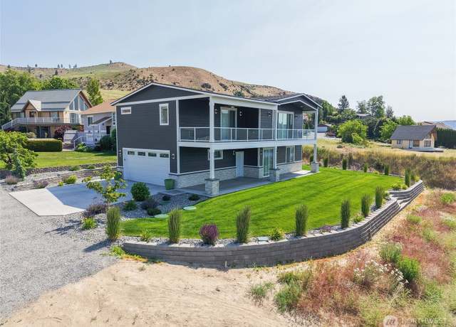 Property at 200 Pinnacle Pl, Chelan, WA 98816, 3 beds, 2.5 baths