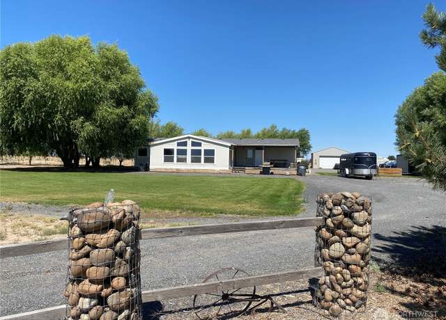 Property at 4820 NE 7.5 Rd, Moses Lake, WA 98837, 3 beds, 2 baths