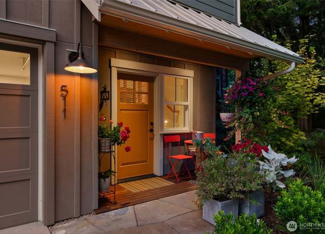 Property at 511 Groos Ln NE, Bainbridge Island, WA 98110, 3 beds, 3.5 baths