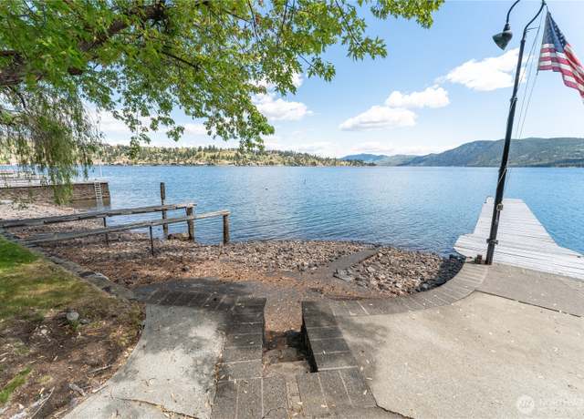 Property at 11194 S Lakeshore Rd, Chelan, WA 98816, 3 beds, 1 bath