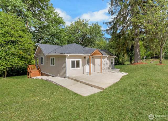 Property at 4627 S 140th St, Tukwila, WA 98168, 3 beds, 2 baths