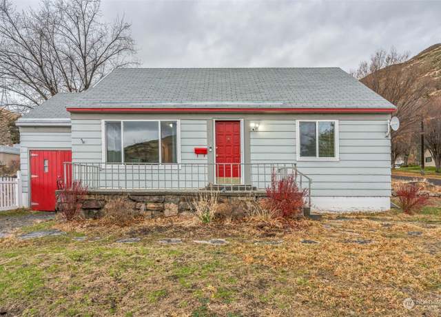 Property at 210 Stevens Ave, Coulee Dam, WA 99116, 3 beds, 2 baths