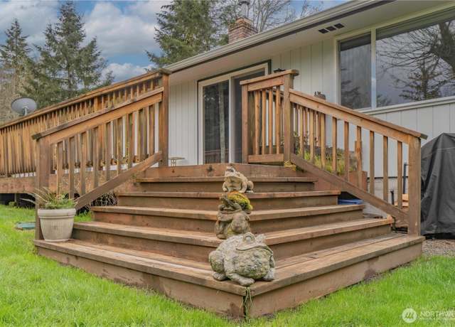 Property at 2024 Lorraine Dr SE, Olympia, WA 98501, 3 beds, 2 baths
