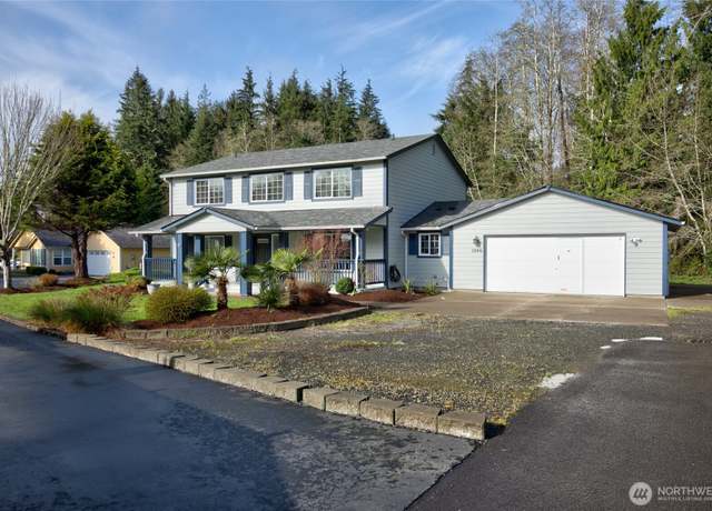 Property at 1046 Fairway Dr, Aberdeen, WA 98520, 5 beds, 2.5 baths