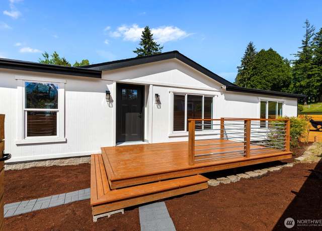 Property at 1314 Whitney Ave, Bremerton, WA 98312, 3 beds, 2 baths