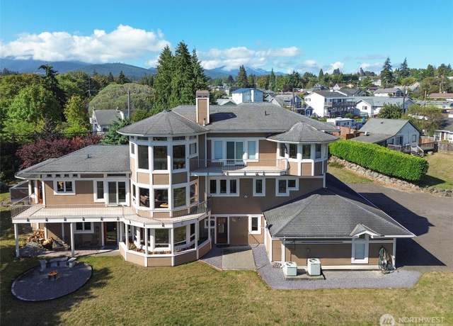 Property at 706 W 4th St, Port Angeles, WA 98363, 3 beds, 4 baths