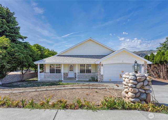 Property at 1718 6th St SE, East Wenatchee, WA 98802, 3 beds, 2 baths