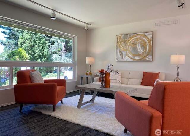 Property at 4117 NE 107th St, Seattle, WA 98125, 3 beds, 1.5 baths