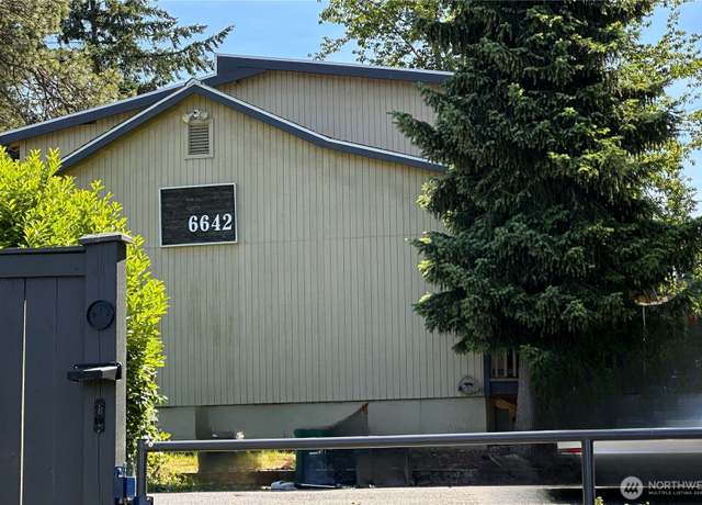 Property at 6642 State Highway 303, Bremerton, WA 98383, 3 beds, 3 baths