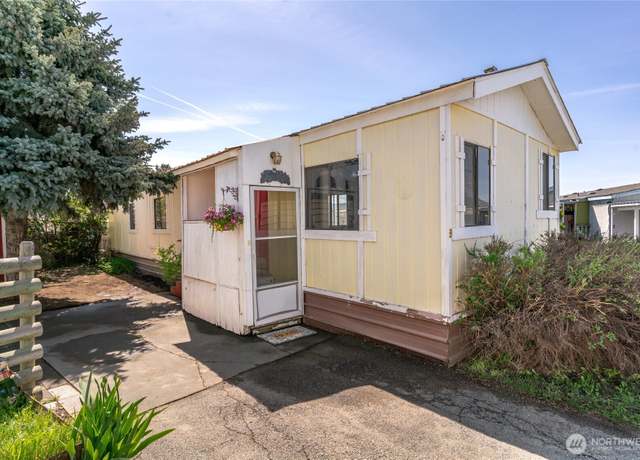 Property at 614 Oak St #9, Omak, WA 98841, 2 beds, 1 bath