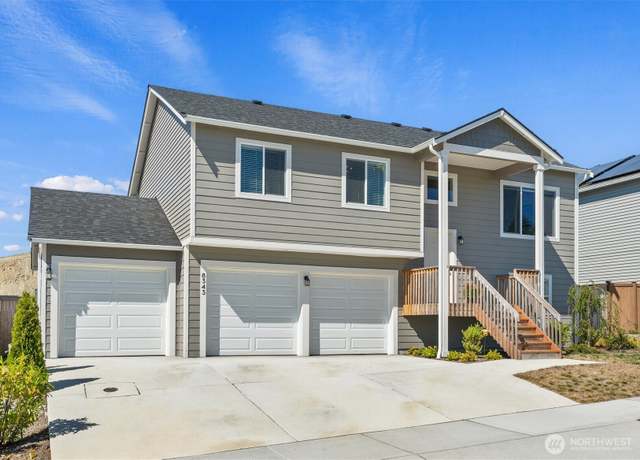Property at 8343 39th Pl NE, Marysville, WA 98270, 3 beds, 3 baths
