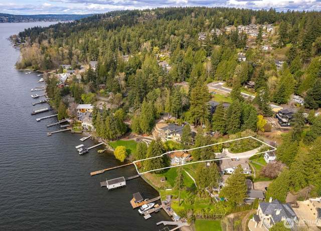 Property at 11625 Holmes Point Dr NE, Kirkland, WA 98034, 3 beds, 2.5 baths