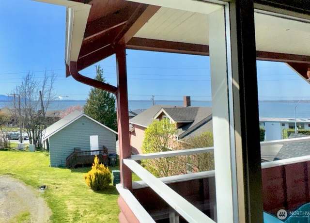Property at 522 12th St, Bellingham, WA 98225, 2 beds, 2 baths