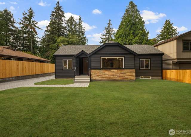 Property at 840 NE 100th St Unit A, Seattle, WA 98125, 2 beds, 1 bath