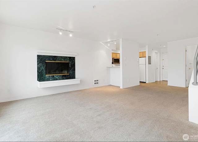 Property at 9221 Interlake Ave N #208, Seattle, WA 98103, 2 beds, 2.5 baths