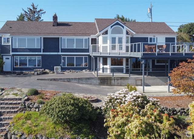 Property at 410 S E St, Port Angeles, WA 98363, 4 beds, 3 baths