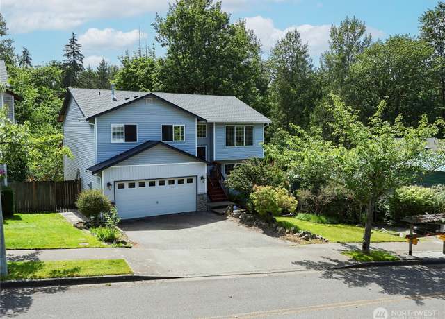 Property at 7310 46th Pl NE, Marysville, WA 98270, 4 beds, 3 baths