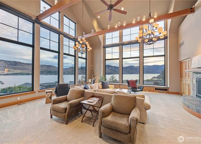Property at 232 Crystal Dr, Chelan, WA 98816, 4 beds, 3.5 baths